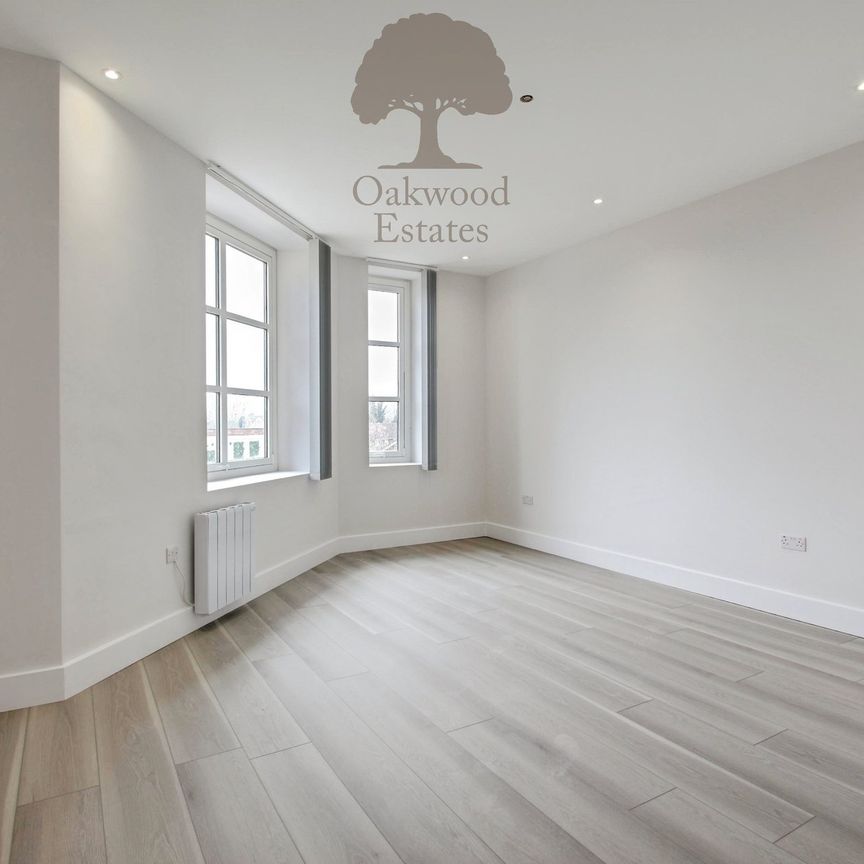 1 bed flat to rent in Station Road, Egham, TW20 - Photo 1