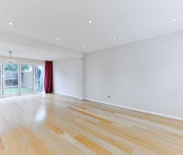 4 bedroom end of terrace house to rent - Photo 5
