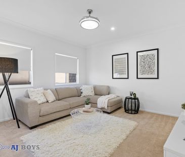 4 Bedroom House with 5kw solar and Walking Distance to Harbour Town... - Photo 3