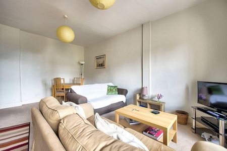 Lawnmarket - Photo 4