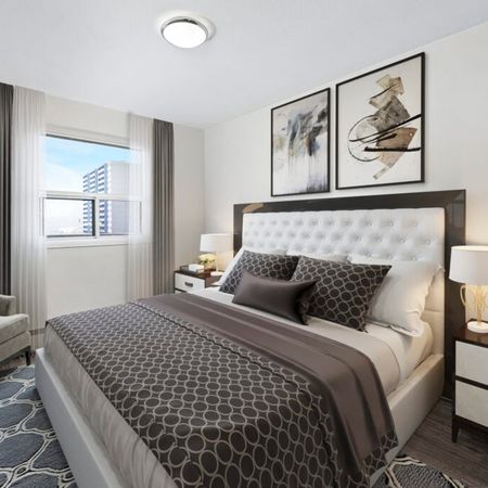 Diplomat Apartments - Photo 4