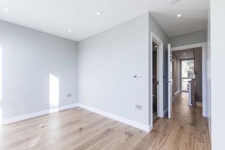 3 bedroom ground floor flat to rent - Photo 5