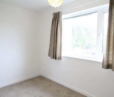 2 bedroom semi-detached house to rent - Photo 3