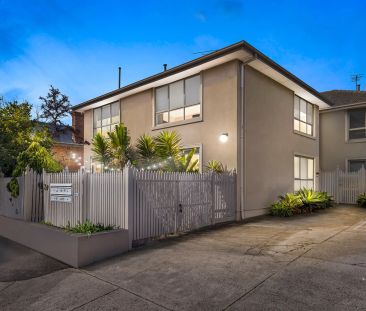 Bright One-Bedroom Apartment in Prime Carlisle Street Location - Photo 6