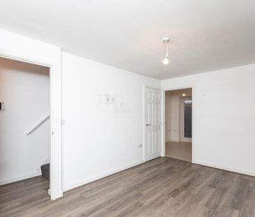 2 bedroom House To Let - Photo 3