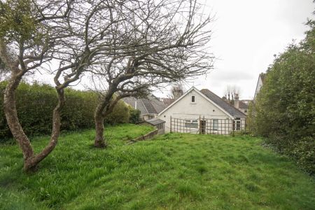 To Rent Charminster Avenue, Charminster, Bournemouth, BH9 £1,950 pcm Tenancy Info - Photo 5