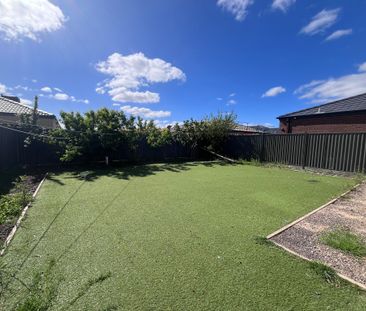 Stunning Property with Open-Plan Living - Photo 3