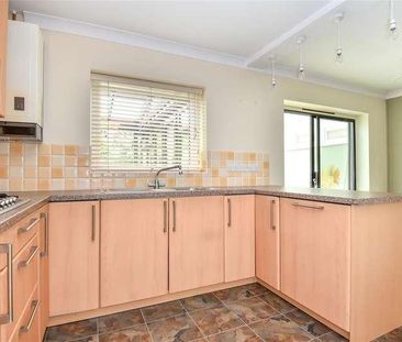 Hardy Green, Crowthorne, RG45 - Photo 6