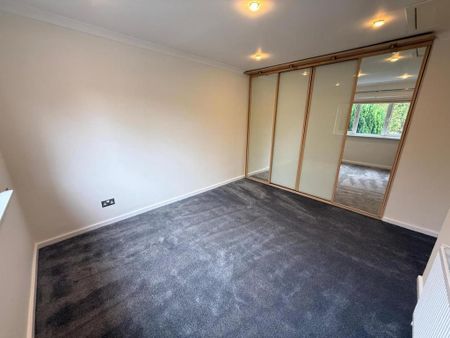 4 bedroom detached house to rent - Photo 3