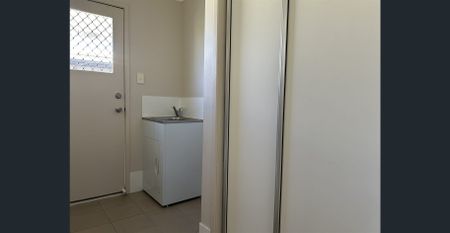 3 bedroom home in popular Estate - Photo 5