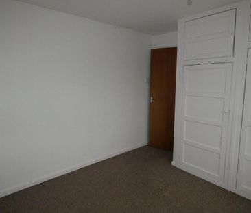 3 bedroom end of terrace house to rent - Photo 6