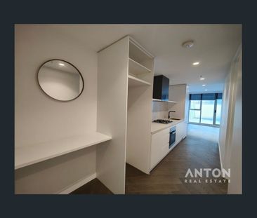 Luxurious Living in South Yarra - Photo 2