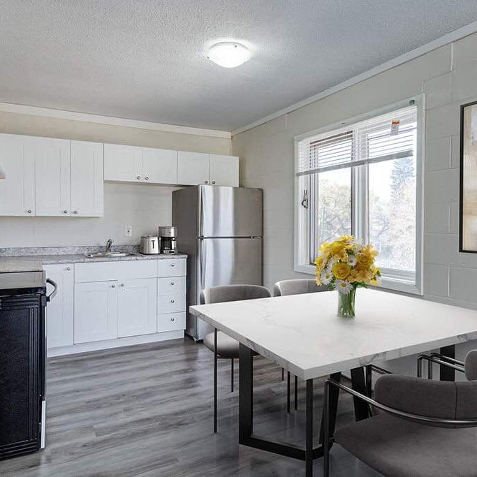 Renovated Suite - 2 Bedroom - Photo 1