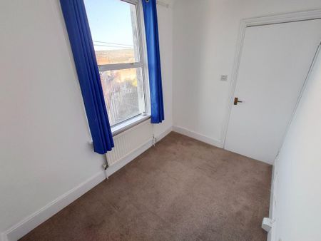 2 bedroom maisonette to rent - Photo 3