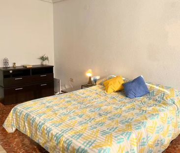 Calle del Veinticinco de Abril, Moncada, Valencian Community 46113 - Photo 3