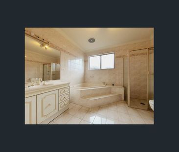 Stylish Family Home in Forestville - For Rent - Photo 1