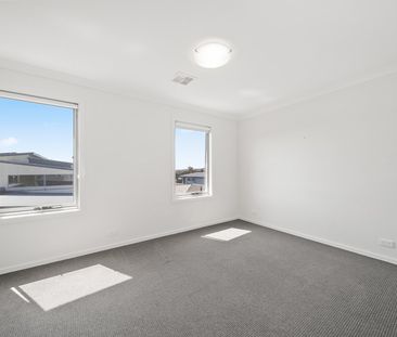 13 Sliprail Street, Lawson ACT 2617 - House For Rent | Domain - Photo 6