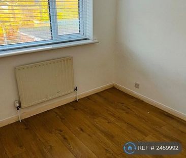 3 bedroom semi-detached house to rent - Photo 6