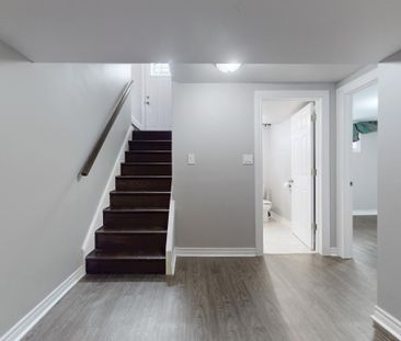 For Lease - 2098 Maplewood Drive, Burlington, Ontario - Photo 3