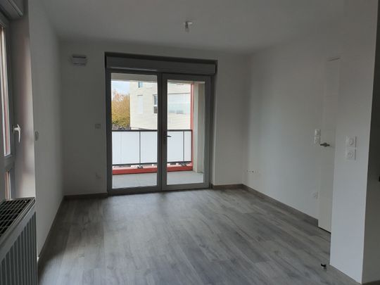 Location Appartement 2 pièces 41m² VALENCIENNES 59300 - Photo 1