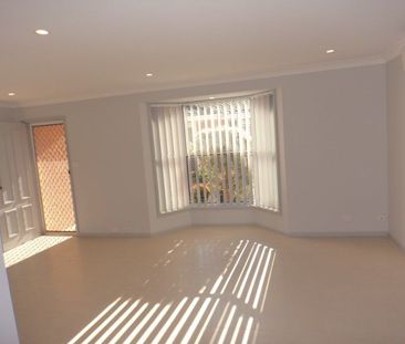 Two-Bedroom Villa in a Convenient Location - Photo 1