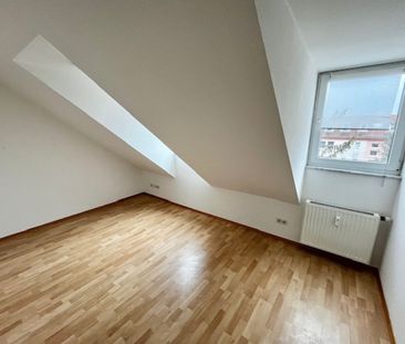 CHARMANT! 4 Zimmerwohnung mit Dachterrasse und Einbauküchenübernahme - Foto 4