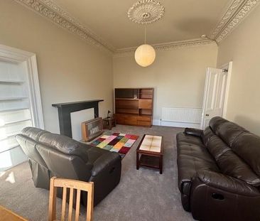3 bedroom flat to rent - Photo 1