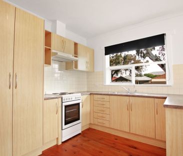 Freshly Painted Family Home in the Heart of Tranmere! - Photo 5