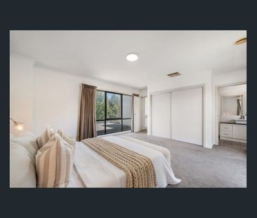 Comfort Meets Convenience - Mount Waverley Secondary College School... - Photo 3