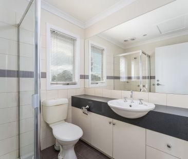 CONTEMPORARY COMFORT IN A TRANQUIL SETTING - Photo 5
