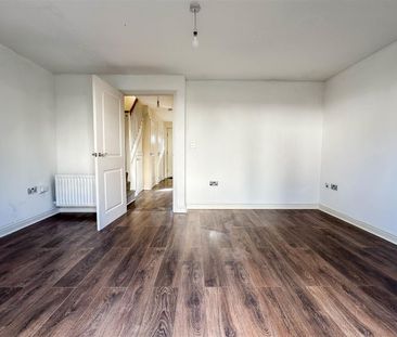Sir Bernard Lovell Road, Malmesbury, SN16 - Photo 6