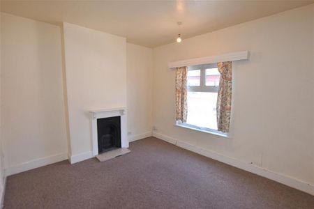 2 bedroom terraced house to rent - Photo 4