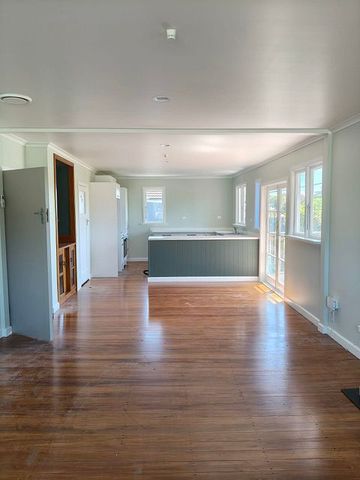 Charming 4BR Home with Modern Comforts - Photo 4