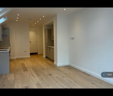2 bedroom maisonette to rent - Photo 1