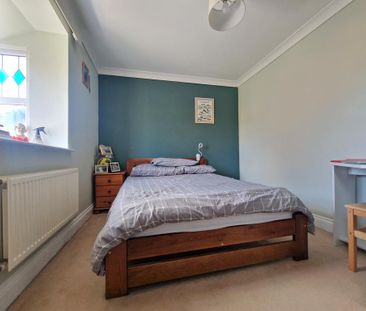 4 bedroom link detached house to rent - Photo 5