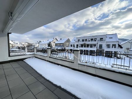 Stilvolle 4,5-Zimmer-Wohnung mit 2 Terrassen & 2 Stellplätzen - Photo 4