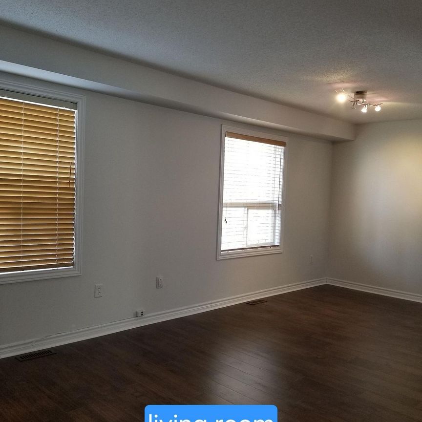 For Lease - 38 Lang Drive Unit# upper unit, Barrie, Ontario - Photo 1