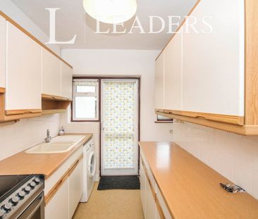 3 bedroom house to rent Langley Way, BR4 - Photo 1