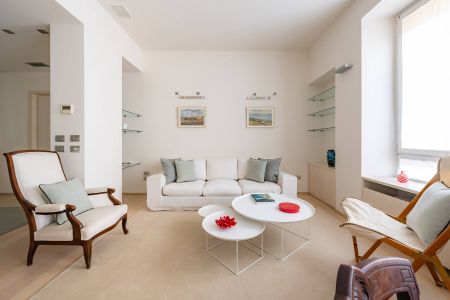 Prestigious apartment in the Quadrilatero della Moda - Photo 2