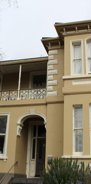 Centrally Located Boarding House - Photo 2