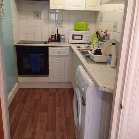 1 bedroom flat to rent - Photo 5