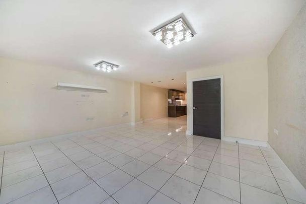 Elmore Close, Harrow, Middlesex, HA3 - Photo 1