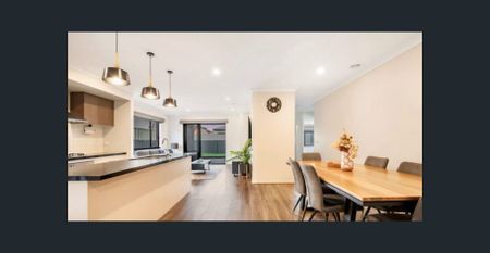 Modern 4-Bedroom Family Home in the Heart of Clyde - Photo 2