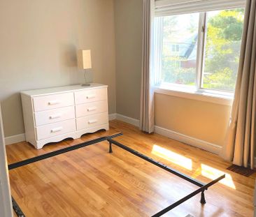 For Lease - 1052 FISHER Avenue, Carlington - Central Park, Ontario - Photo 2