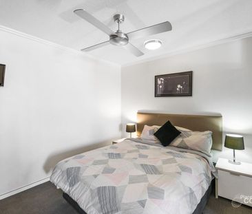 Modern Furnished 1-Bed Apartment in the Heart of South Brisbane - Photo 2