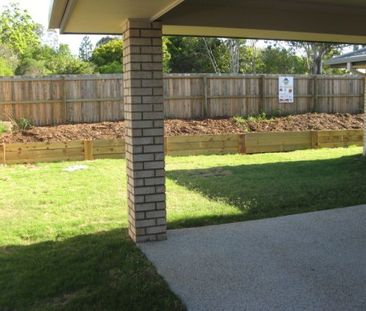 Air Conditioned Private 4 Bedroom Home - Photo 2