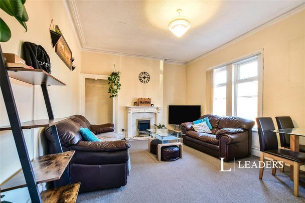 2 bedroom flat to rent - Photo 1