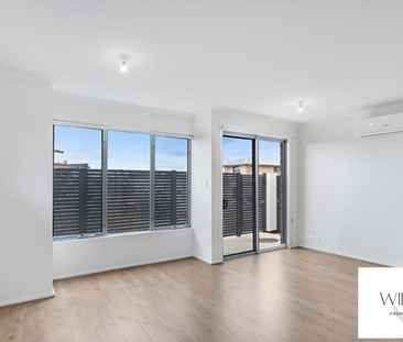 Contemporary & Stylish - Photo 1