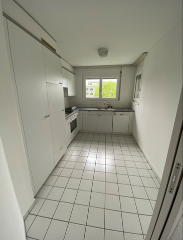 Zu vermieten nach Vereinbarung 4.5 Zi-Wohnung mit 2 Balkone - Photo 5