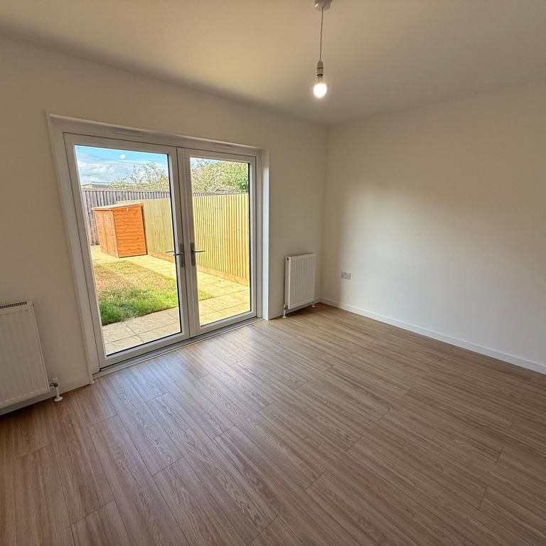 2 bedroom property to rent - Photo 1